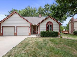 5525 Lewis Dr, Shawnee, KS 66226