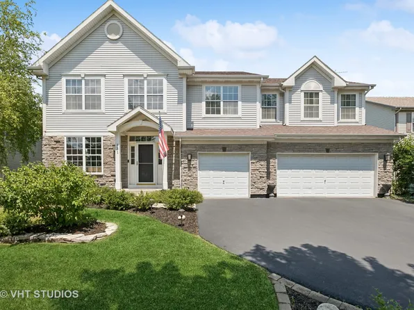 331 Lake Plumleigh Way, Algonquin, IL 60102