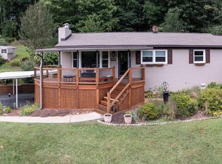 16 Conner Rd, Candler, NC 28715