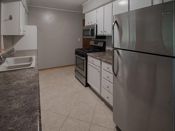 3rd image of 631 17th Ave NW