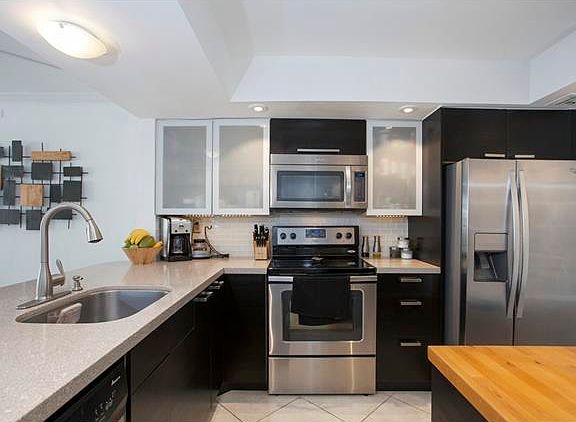 5th image of 555 NE 15th St APT 17G