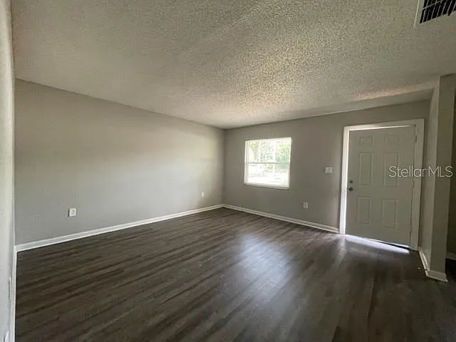 2415 Idlewild St — Photo 13