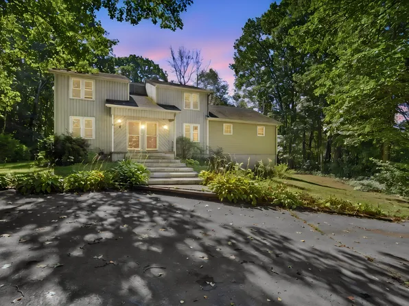 65 Lake George Rd, Wales, MA 01081