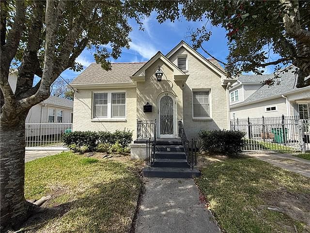 1st image of 49 Metairie Ct