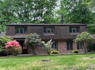 25 Sky Meadow Rd, Suffern, NY 10901