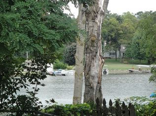 738 Mill St, Delafield, WI 53018