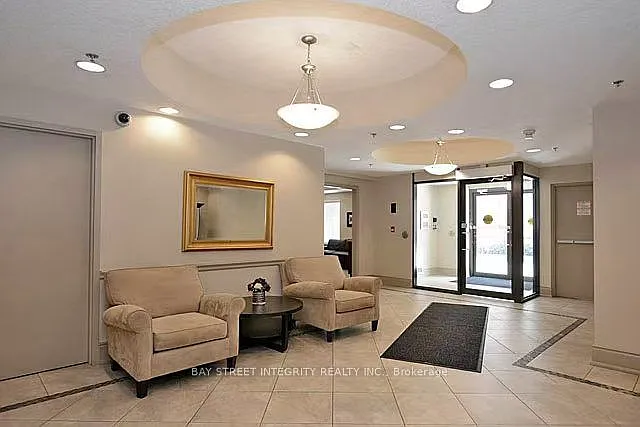 47 Caroline St N #402 — Photo 27