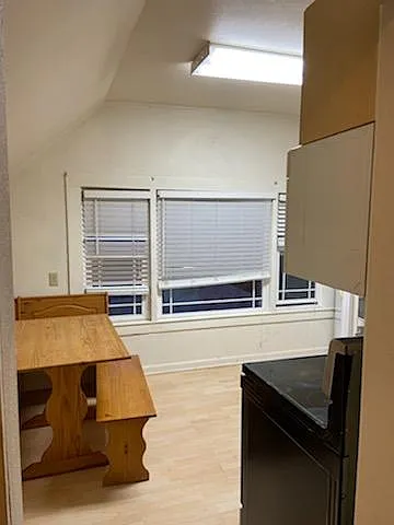 712 1/2 N Park St #1/2 — Photo 4