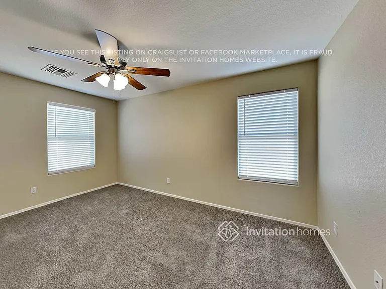 982 E Dee St — Photo 10