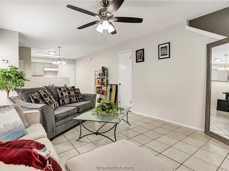 1520 Hawk Tree Dr #A — Photo 3