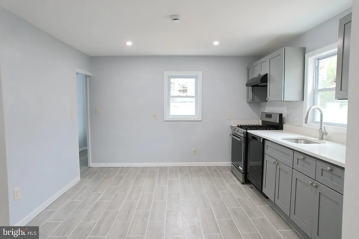 Building Photo - 804 Fairview Ave #B
