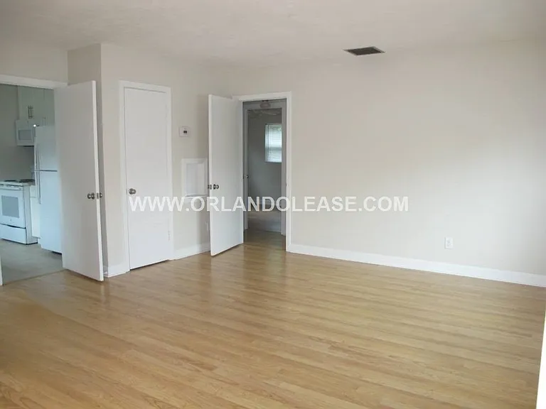 1803 Pineview Cir — Photo 3