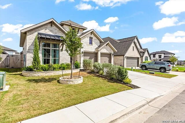 4 bed, 3.0 bath, 2545 sqft, $3,200 — Photo 3