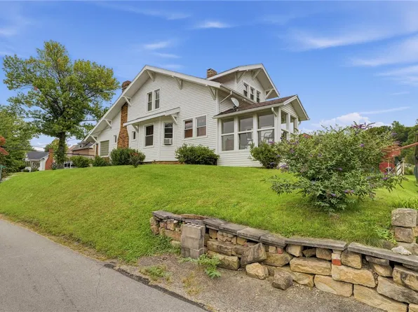 202 Walnut St, Point Marion, PA 15474