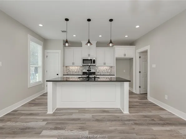 1201 Pear St, Bryan, TX 77803