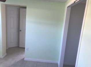 2220 Riomar Dr, Holiday, FL 34691