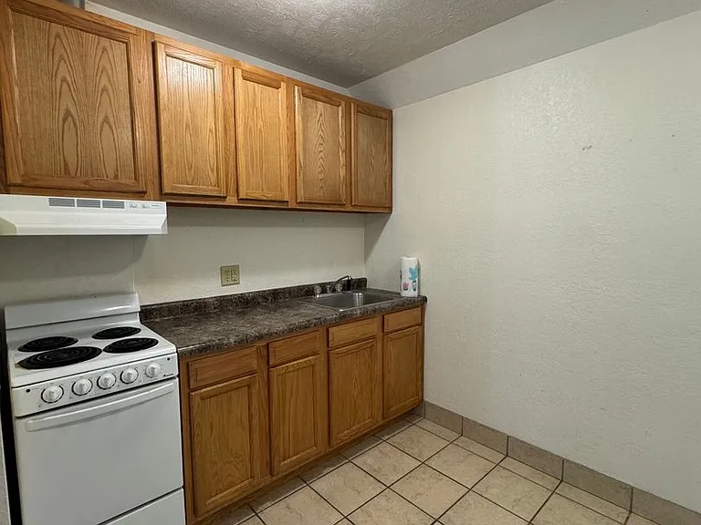 415 W Clem-EBERT — Photo 2