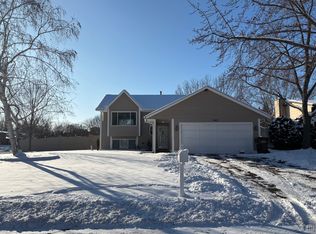 11407 Edgewood Ave N, Champlin, MN 55316