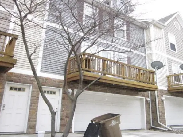 1147 Blackstone Ln, Pleasant Hill, IA 50327