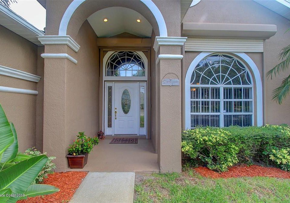 2nd image of 297 Lake Victoria Cir