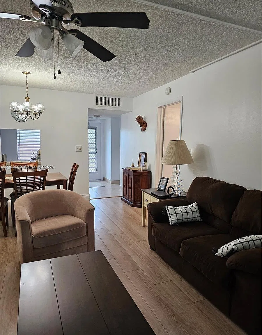 Bermuda Club Four Condo — Photo 3