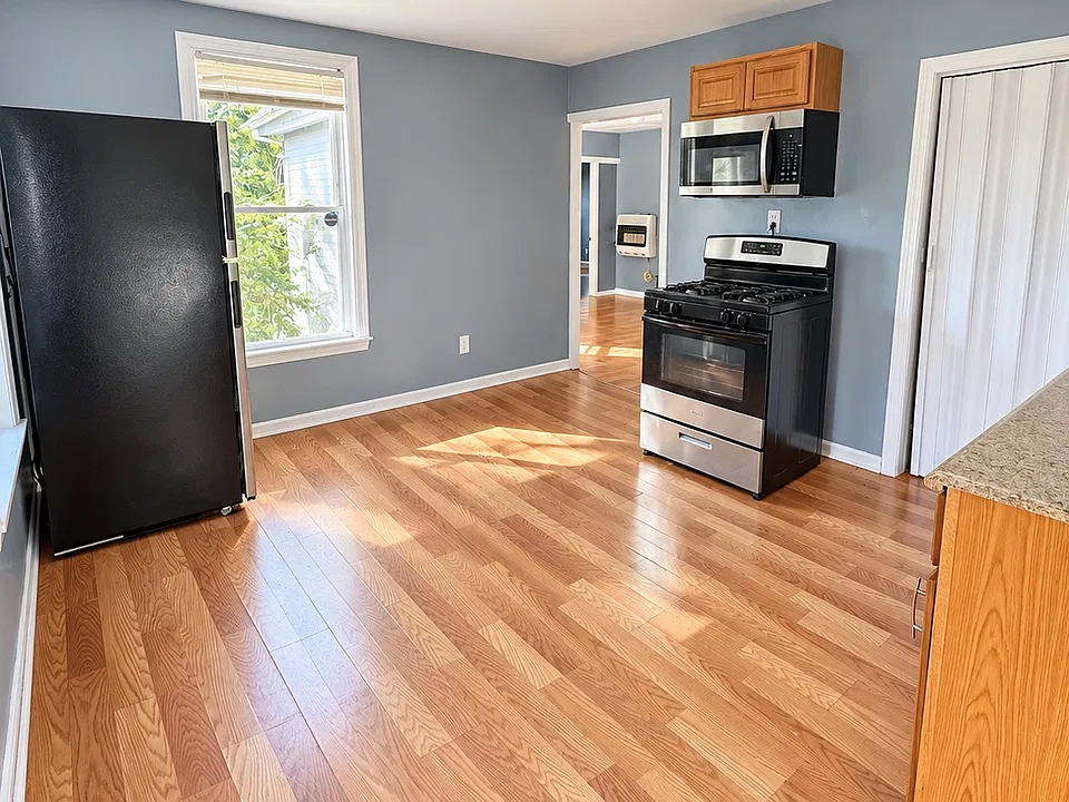 181 Derby Ave #2