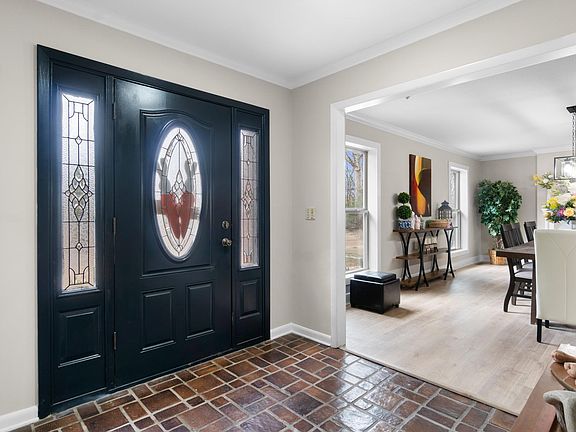 3rd image of 1930 Airpark Rd