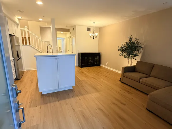 5405 W 149th Pl Unit 10, Hawthorne, CA 90250