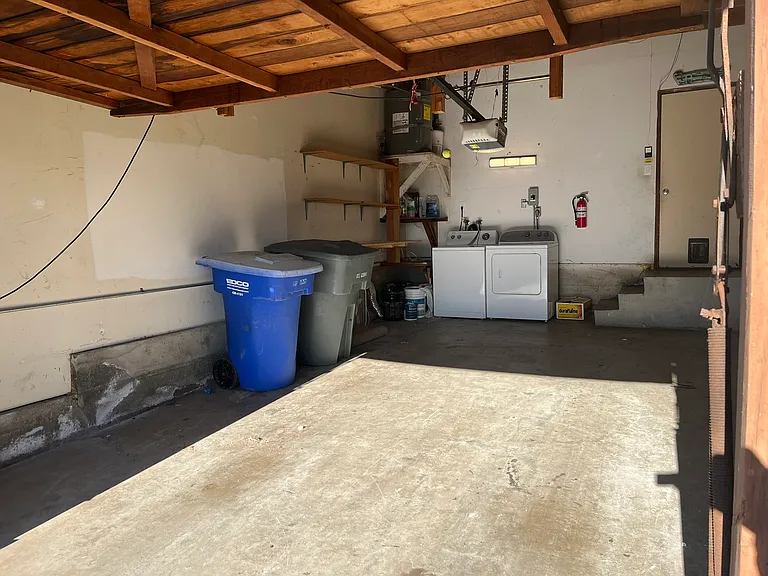 1749 Haydn Dr — Photo 38