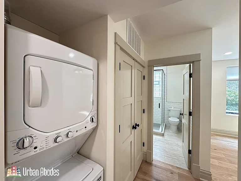 1933 N Fairfield Ave — Photo 14