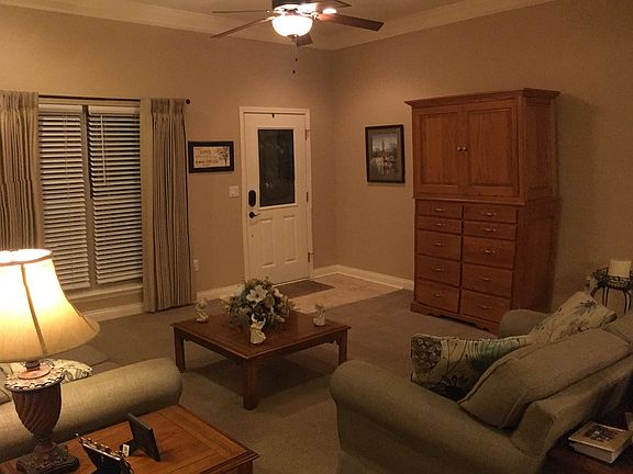 3rd image of 2757 Crescent Hill Dr NE