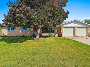 139 Memorial Dr, Pulaski, WI 54162