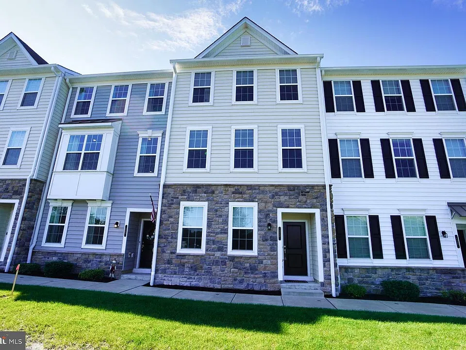 35 Jessop Ln