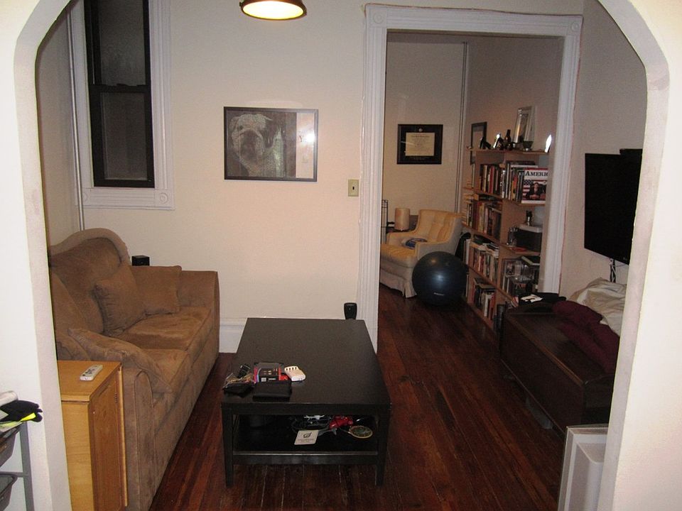 1st image of 179 7th Ave APT 3L