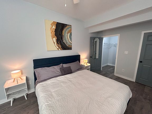 Bedroom with king-size bed