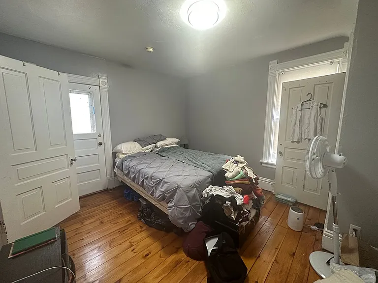 203 S Henry St — Photo 6