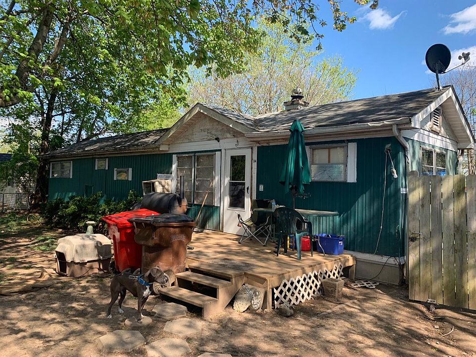 1st image of 34 Pinegrove Cir