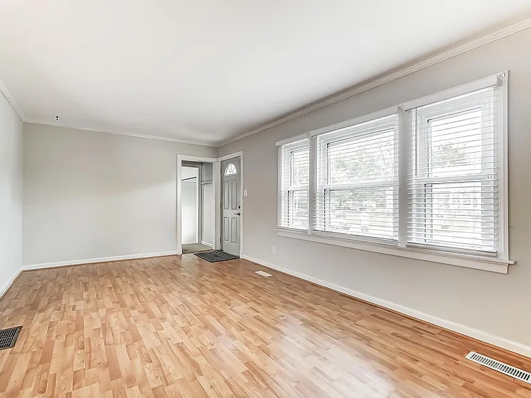 71 Lucas Dr — Photo 11