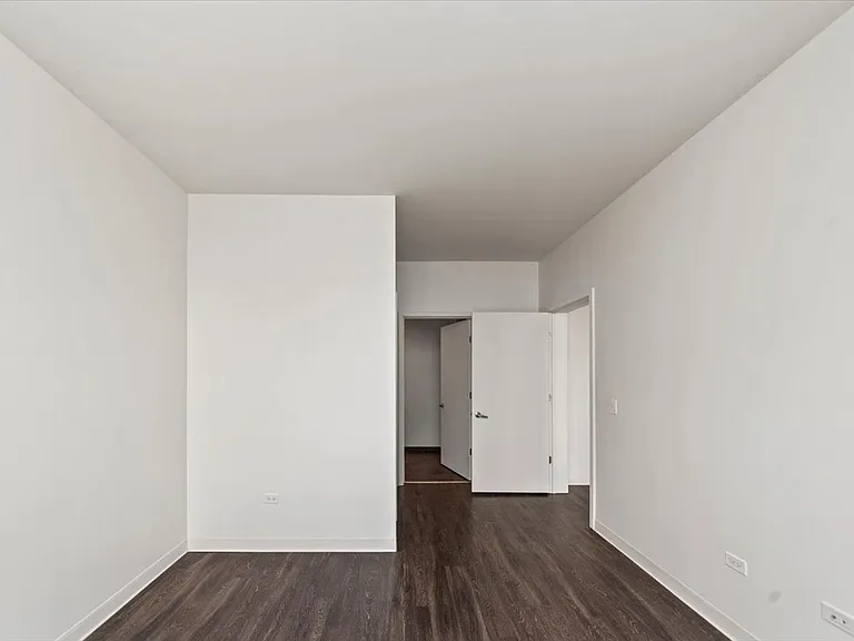 831 N Milwaukee Ave #501 — Photo 11