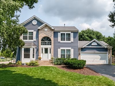 794 White Pine Cir, Lake In The Hills, IL, 60156
