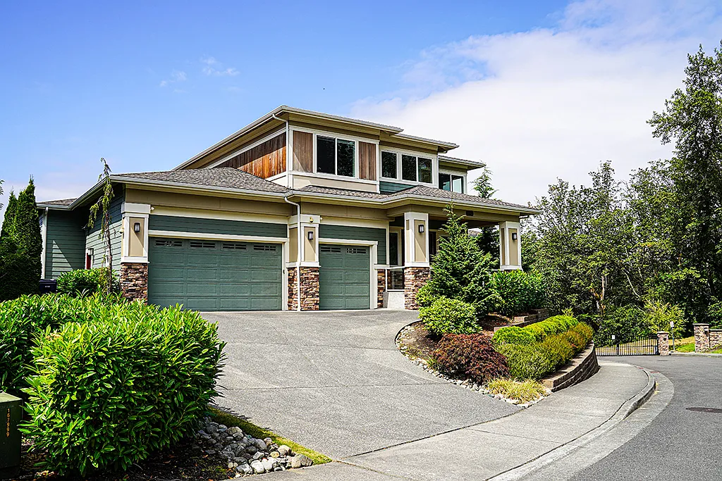 4 bed, 3300 sqft, $7,500 — Photo 2