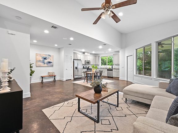 2nd image of 3306 Thomas Kincheon St