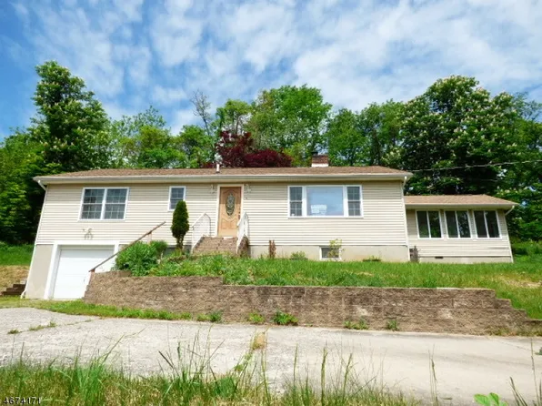 10 Cedar Ridge Rd N, Sussex, NJ 07461