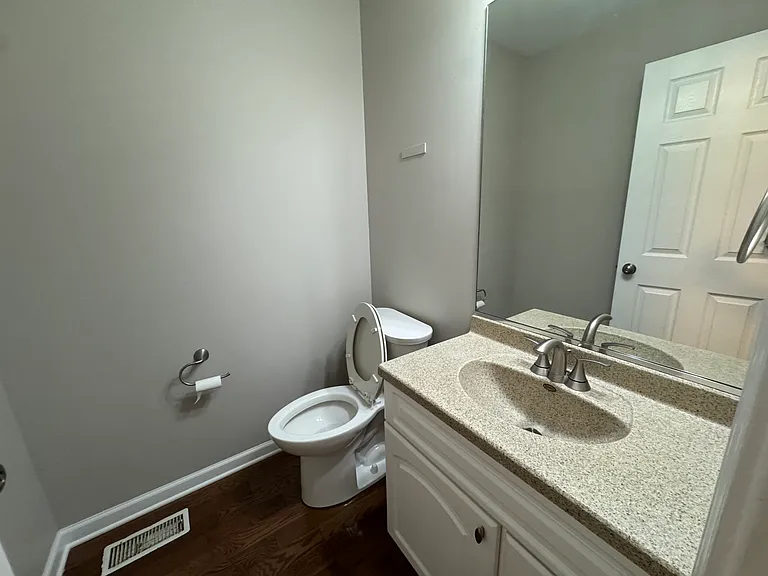 2399 Stoughton Cir #2399 — Photo 5