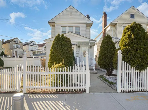 11026 217th St, Queens Village, NY 11429