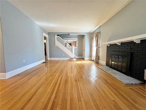 5th image of 502 Edgewood Dr
