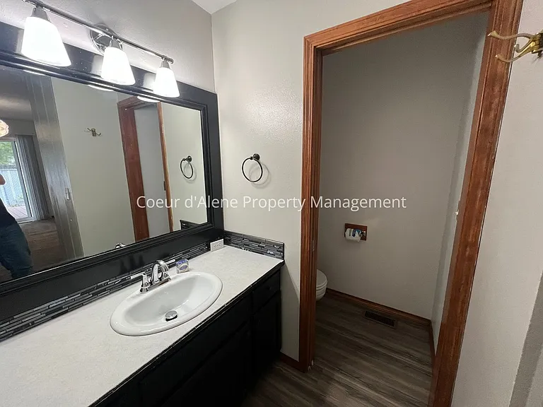 3195 N 10th St — Photo 9