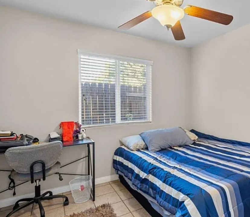 Room fully furnished