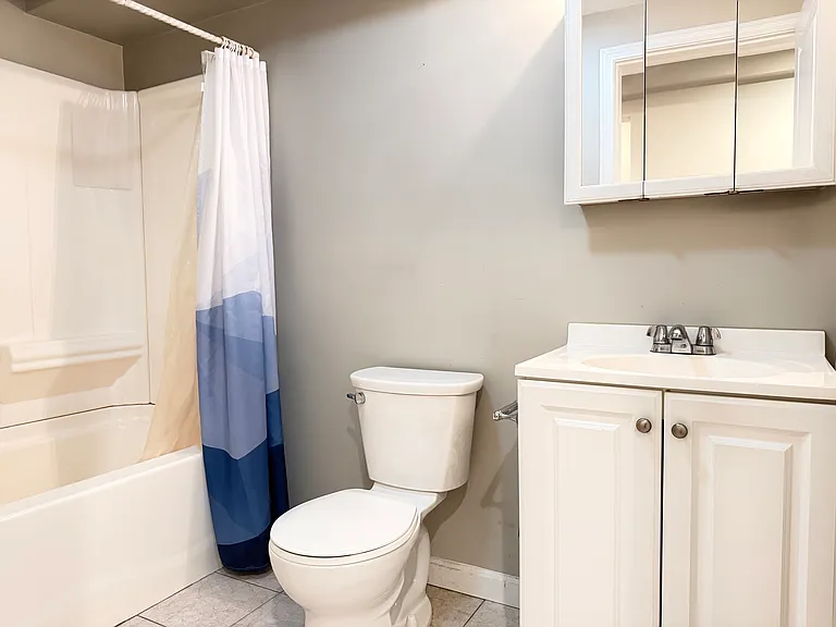 182 London St #2 — Photo 10