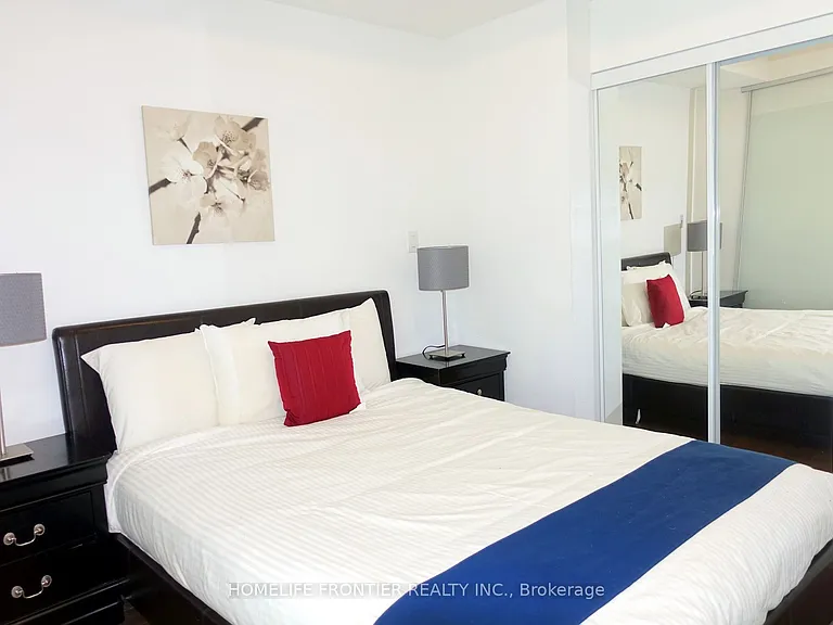 55 Bremner Blvd #2309 — Photo 9